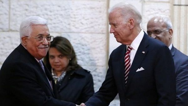 Abbas (L) Biden (AFP File Photo)