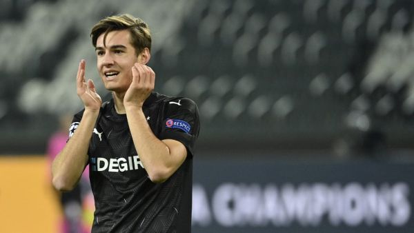 The Reds are keen on Florian Neuhaus, whose contract carries a release clause (Photo: AFP)