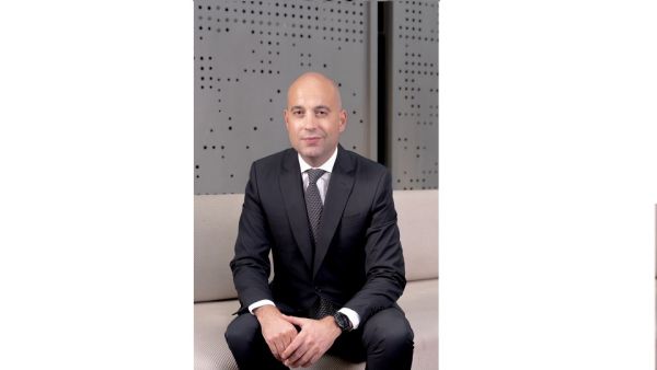 جوليان جونز الفيس , المدير العام جوليان جونزالفيس مديراً عاماً لفندق حياة ريجنسي أوريكس دوحة