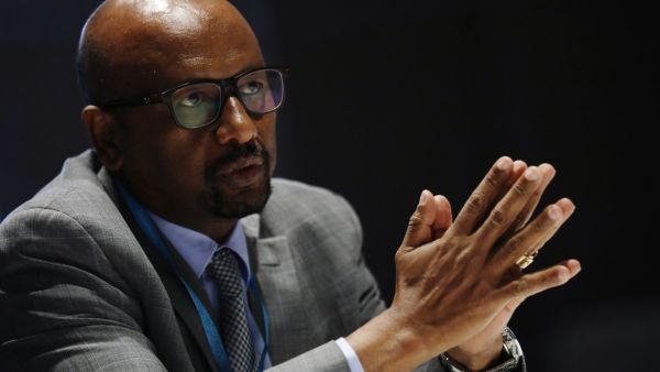  وزير المياه والري والطاقة سيشلي بيكيلي 