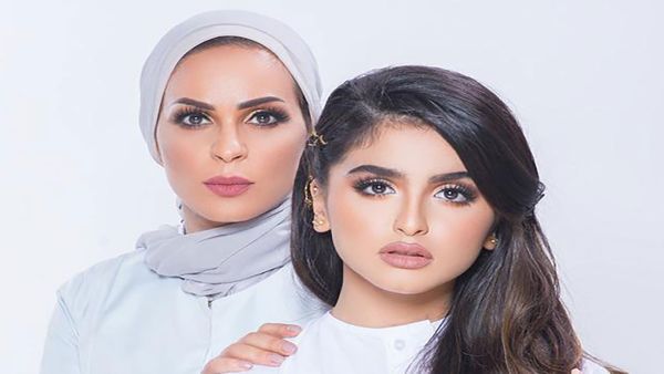 حلا الترك ووالدتها