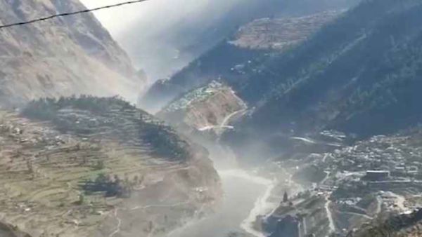 مئات القتلى والمفقودين في الهند جراء فيضان نهر بسبب انهيار جليدي