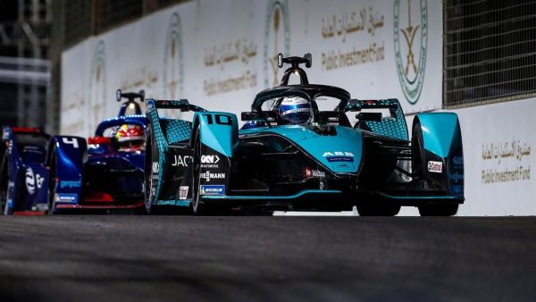 بيرد يفوز بالجولة الثانية