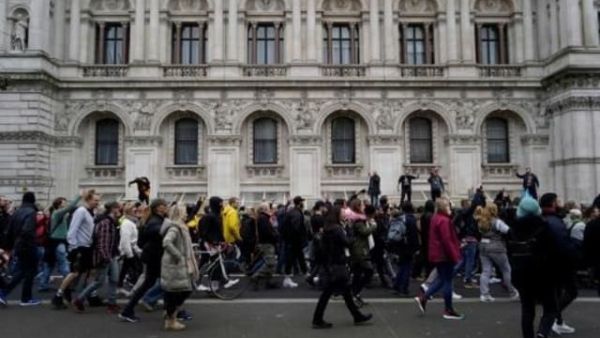 إصابة عناصر من الشرطة خلال تظاهرة في بريستول