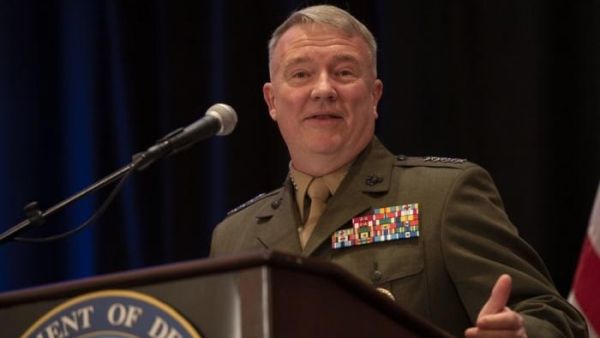 قائد القيادة المركزية الأمريكية الجنرال كينيث ماكنزي