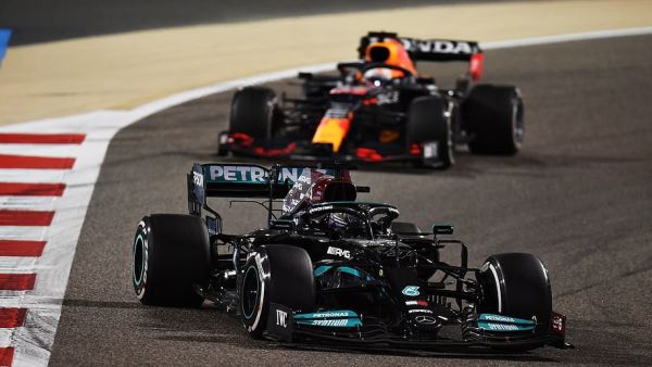 هاميلتون يظفر بالمركز الأول