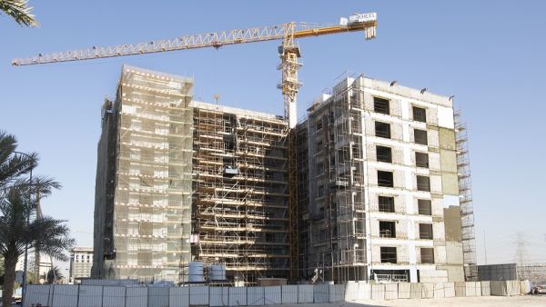 عزيزي للتطوير العقاري تعلن عن إنجاز 52% من مشروعها بيرتون في الفرجان