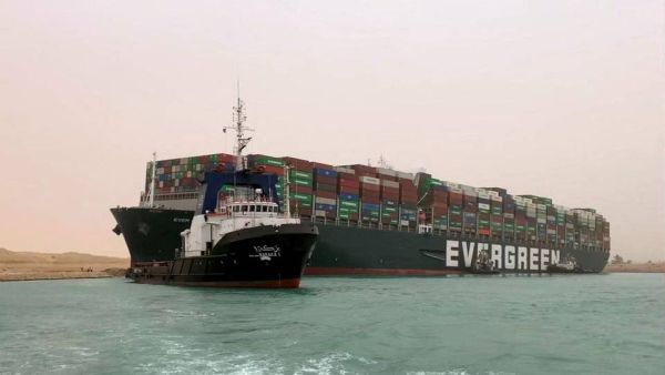 Container ship in Suez 