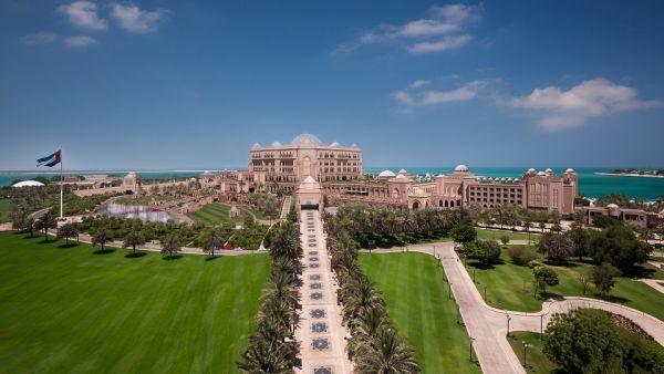 قصر الإمارات إحتفلوا بعيد الفصح في قصر الإمارات وأستمتعوا مع برنش الجمعة ونزهة تناول الطعام في الهواء الطلق