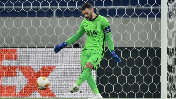 Tottenham keeper touted for Old Trafford switch (Photo: AFP)