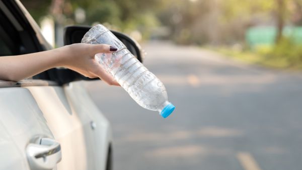 Keep your bag in your car initiative to protect the environment in Jordan