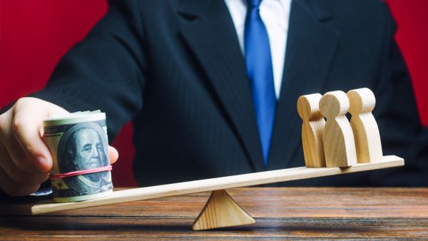 Workers to the dollar! 