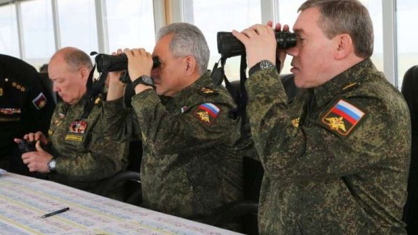 روسيا تقول إنها بدأت سحب قواتها من القرم بعد تدريبات