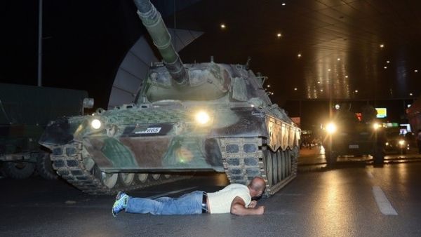 أحكام بحق 500 شخص بتهمة الضلوع بمحاولة انقلاب تركيا عام 2016