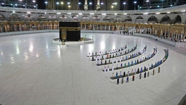 السعودية: أداء العمرة متاح للراغبين من داخل وخارج البلاد