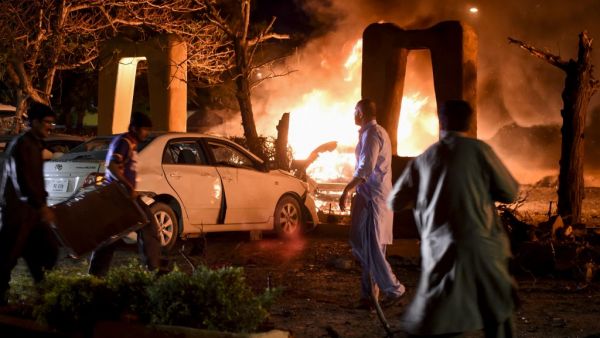 Dozen injured in Pakistan hotel blast