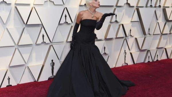 إطلالات حفل الأوسكار إطلالات حفل الأوسكار