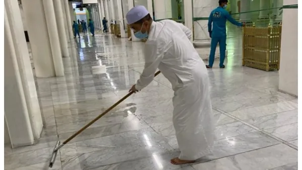 وزير التجارة الدولية والصناعة الماليزي "محمد عزمين علي"