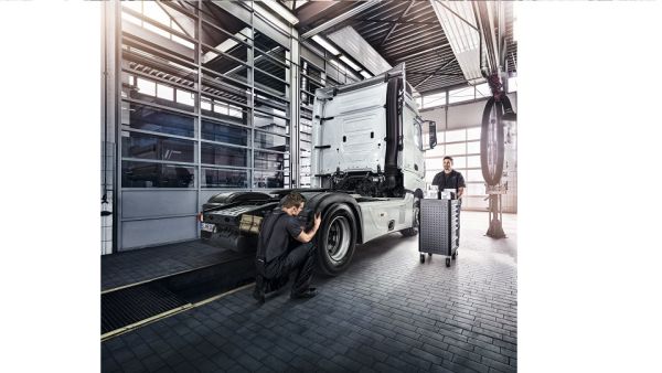 Mercedes-Benz Oman - Ramadan 2021 CV Offer. Mercedes-benz Oman Offers Actros Owners Added Peace Of Mind With 20% Off Preventive Maintenance Service Packages This Ramadan