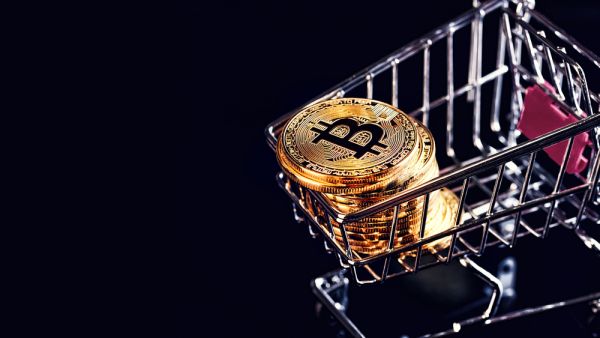 10 أشياء يمكنك شراؤها بعملة البيتكوين حول العالم