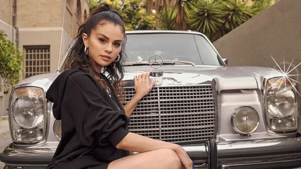 Selena subsequently called on US President Joe Biden to do more to support other countries amid the pandemic.