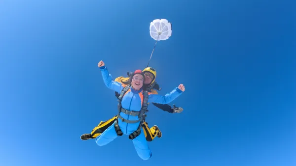 tandem skydiving