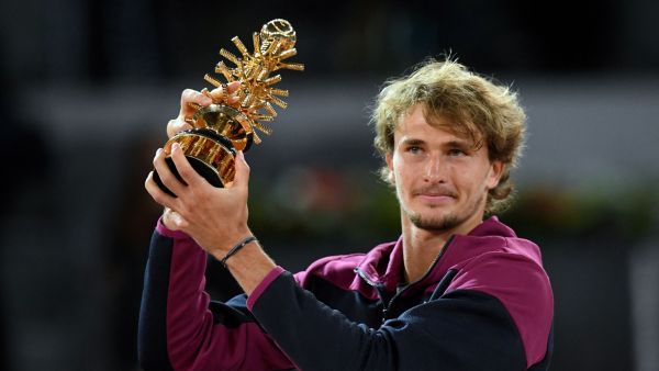 زفيريف يحتفل باللقب