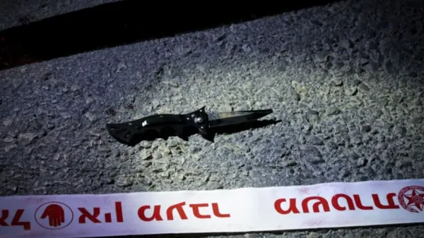 وأفادت مصادر بوجود إصابتين في صفوف المستوطنين واحدة خطيرة والثانية متوسطة.