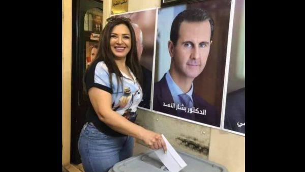 الفنانة لينا حوارنة الآن تدلي بصوتها بانتخابات الرئاسة السورية