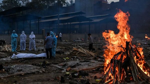 India sets new global record of 414,188 daily COVID cases