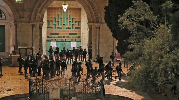 Israeli security forces clash with Palestinian protesters at the al-Aqsa mosque compound in Jerusalem