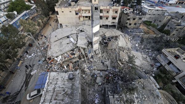Israeli warplanes hit streets, substructure of Gaza