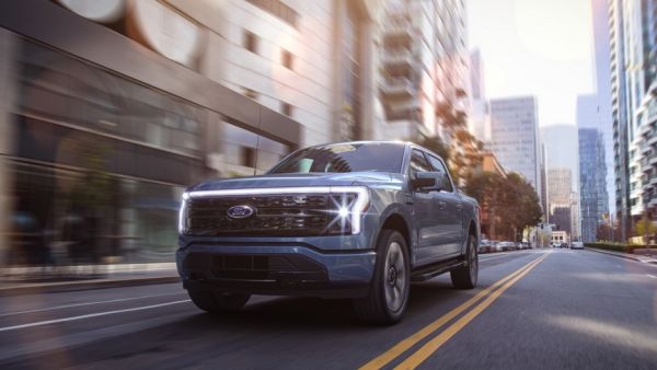 الكشف عن فورد F-150 Lightning الكهربائية