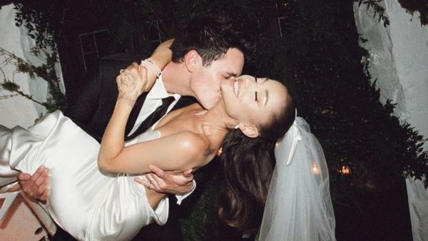  Ariana Grande Shares Secret Wedding Pictures Marrying Dalton Gomez