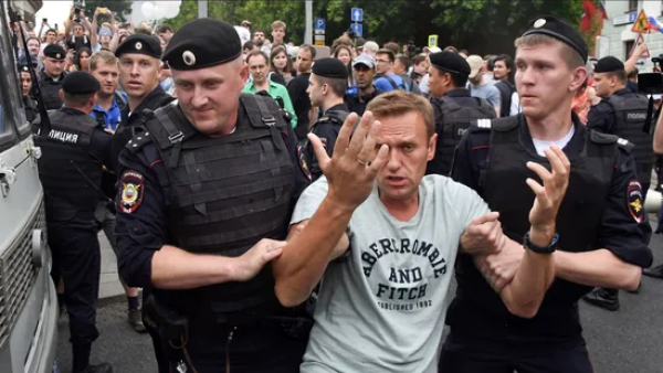Navalny's doctor has vanished!