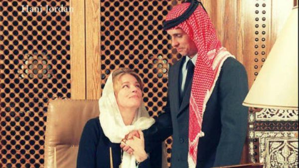 الملكة نور تتهم السلطات الاردنية بمحاولة "اغتيال شخصية" للامير حمزة