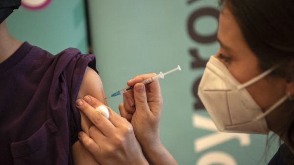 Over 2.75B COVID-19 vaccines taken worldwide.