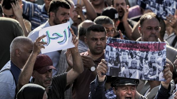 The peaceful protests in Ramallah turned violent after PA security forces started attacks the demonstrators.