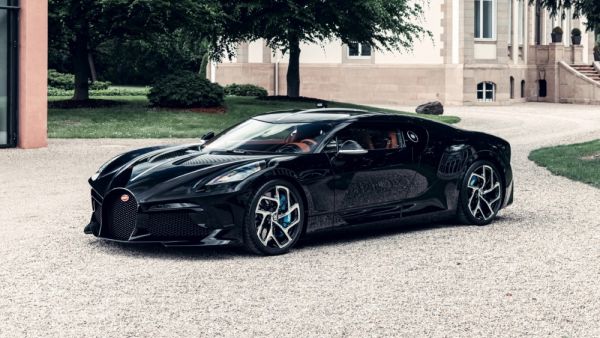 بوقاتي تكشف عن سيارتها الفريدة La Voiture Noire