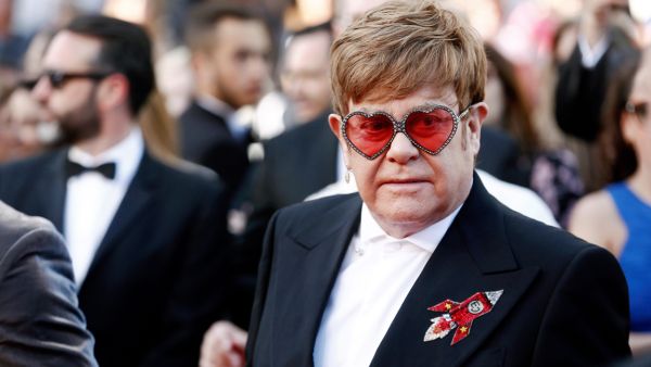  Elton and his mother had an eight-year feud