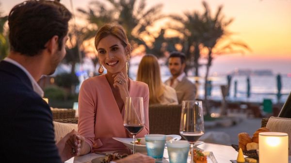 سيحظى الضيوف بالعديد من المزايا الاستثنائية والعروض المجانية لتناول الطعام والفوائد الإضافية حتى بعد انتهاء الحجز فنادق ومنتجعات جميرا تقدم حسومات حصرية تصل حتى 30% على حجوزات الإقامة لسكان دولة الإمارات