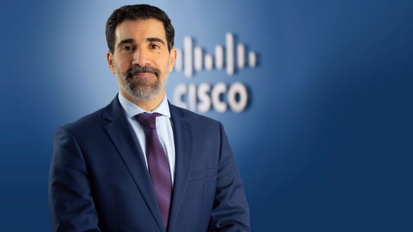 أسامة الزعبي - الرئيس التنفيذي للشؤون التكنولوجية لدى شركة سيسكو في الشرق الأوسط وشمال أفريقيا سيسكو تطلق راوتر ذكي بتقنية الجيل الخامس G5 يدعم أجهزة إنترنت الأشياء