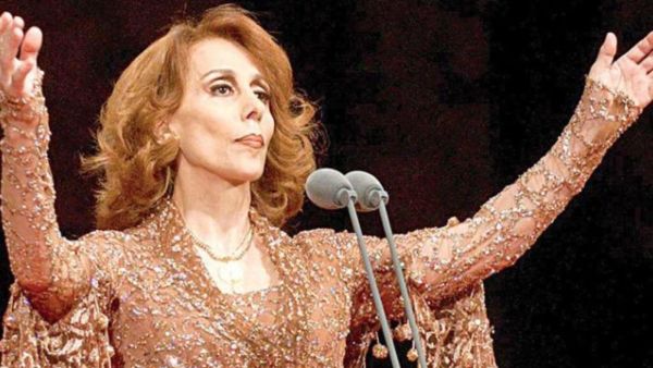 Say What.. Fairouz Is Carrying a Tray and Selling Coffee in Jordan?! Check It Out