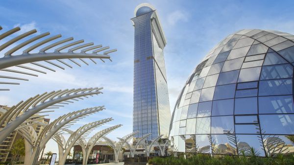 فندق سانت ريجيس النخلة بدبي فندق سانت ريجيس النخلة بدبي يوفر لضيوفه عروض صيفية تتضمن خدمات رائعة لقضاء عطلات مريحة