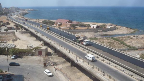  إعادة فتح الطريق الساحلي الاستراتيجي