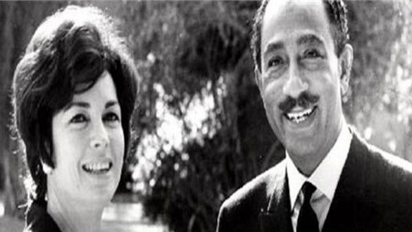 تعرضت جيهان السادات لأزمة صحية ذهبت على إثرها فى رحلة علاج إلى الولايات المتحدة الأمريكية