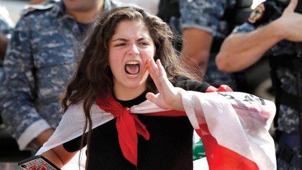 لبنان على شفير كارثة