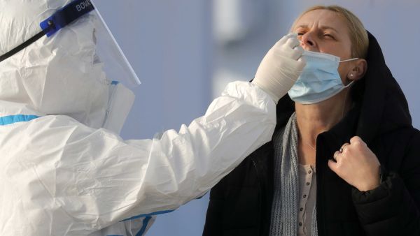 يعتبر شلل الوجه النصفي حالة تظهر الشخص فجأة، وعادة ما تكون مؤقتة وتتحسن الأعراض في غضون أسابيع قليلة