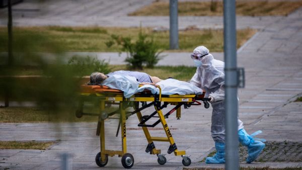 daily coronavirus fatalities in Russia hits 672.