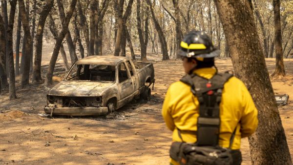 Plane fighting Arizona wildfire crashes killing two